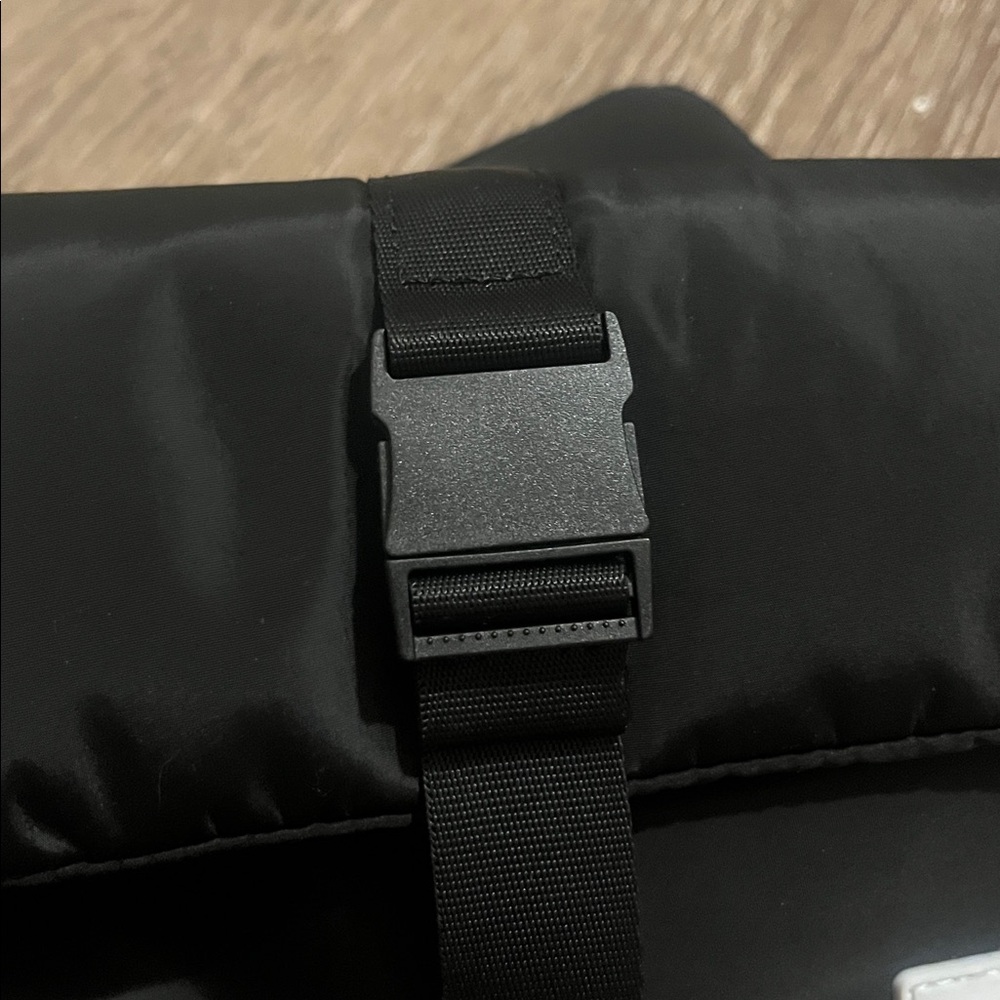 Wilo the Label Black Quilted Crossbody Waist Belt Bag with Adjustable Strap NWOT - Picture 4 of 8